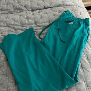 Women’s medium petite Greys Anatomy scrub bottoms